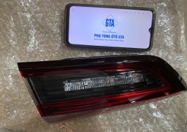 Đèn hậu trong RH Mitsubishi Xpander 8330B098