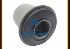 Cao su càng A trước trên Hiace 89-14